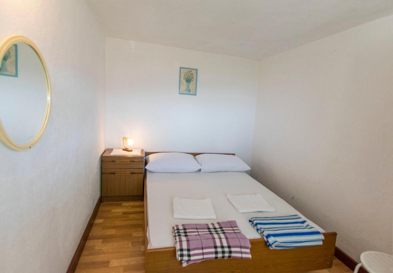 Apartments And Room Milka-Jere Primosten Ngoại thất bức ảnh