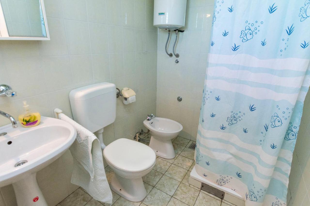 Apartments And Room Milka-Jere Primosten Ngoại thất bức ảnh
