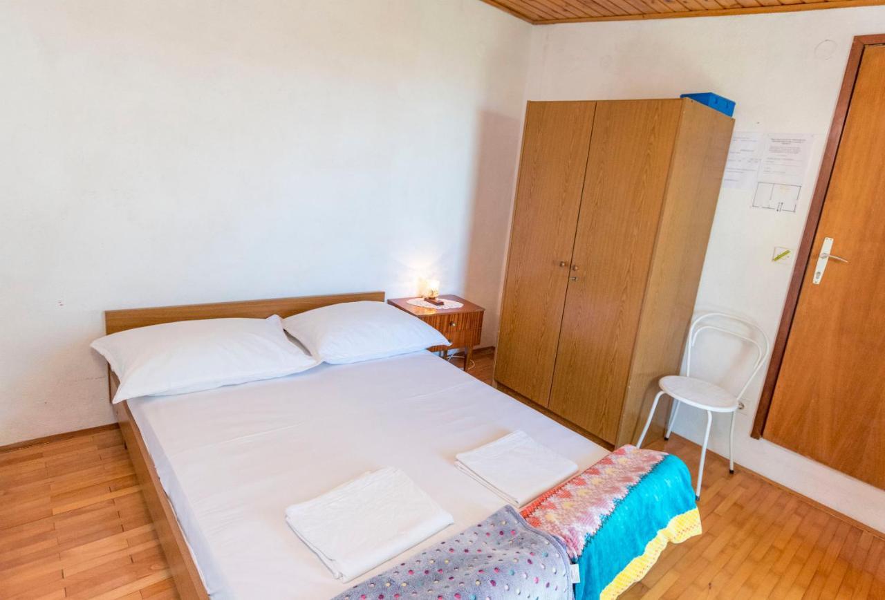 Apartments And Room Milka-Jere Primosten Ngoại thất bức ảnh
